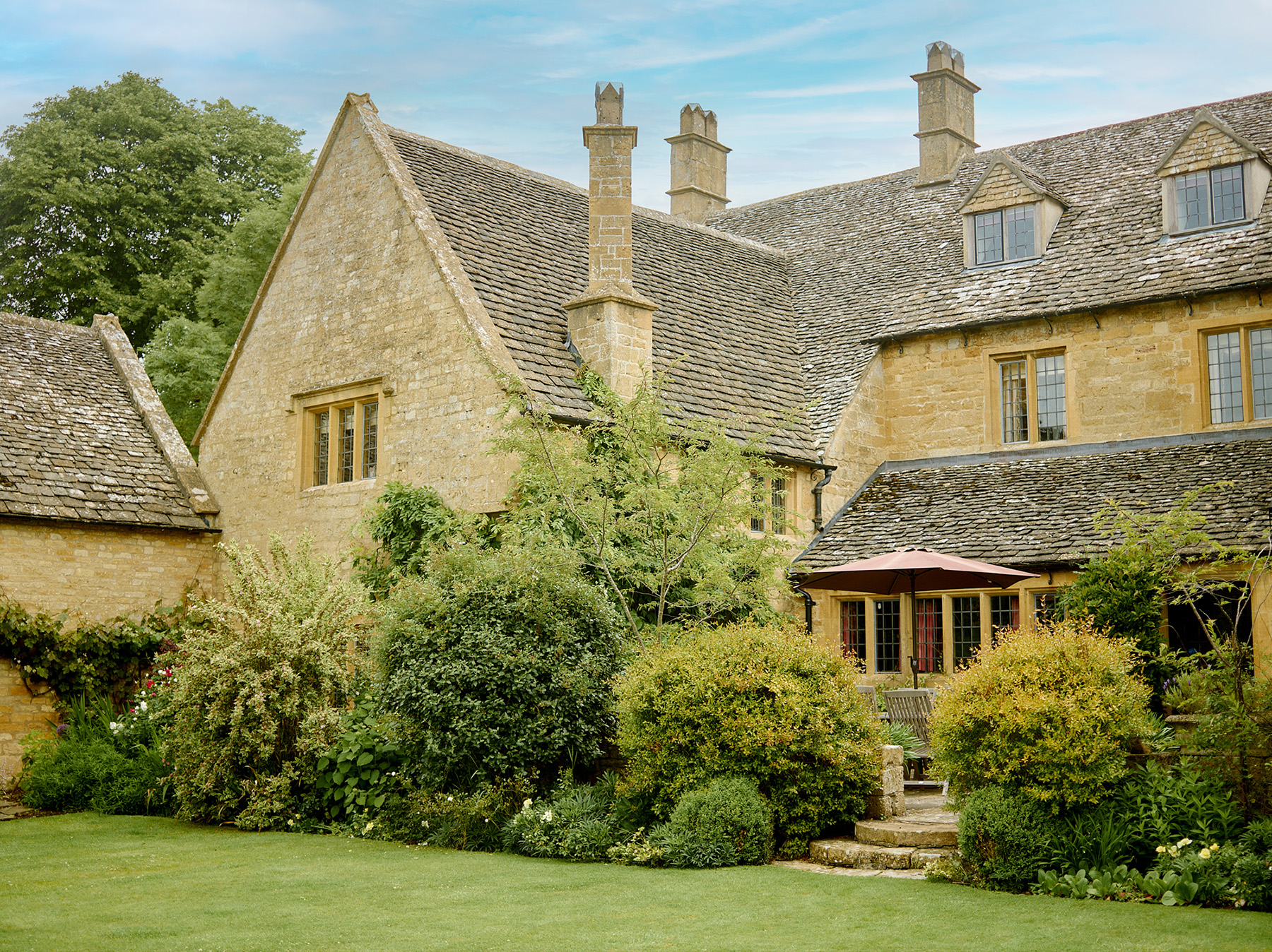Exterior view of a cottage at Broadway House in the Cotswolds