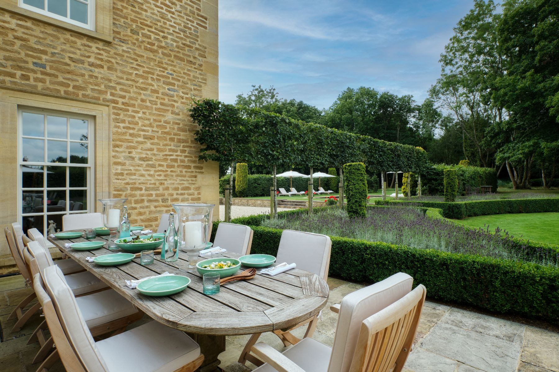 Outdoor dining at Cirencester Park in the Cotswolds, United Kingdom