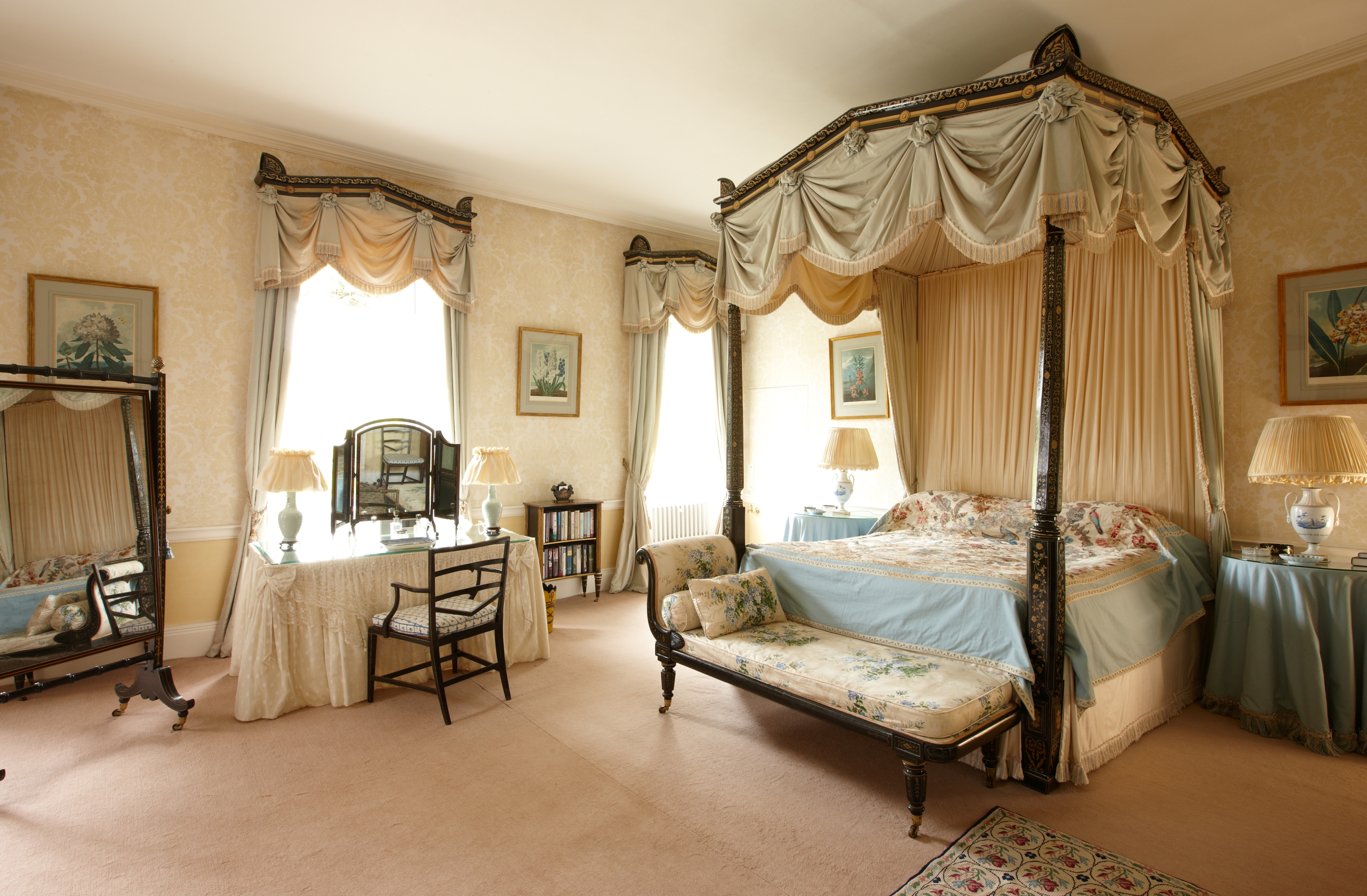 Double bedroom in Cornwell Manor, Cotswolds