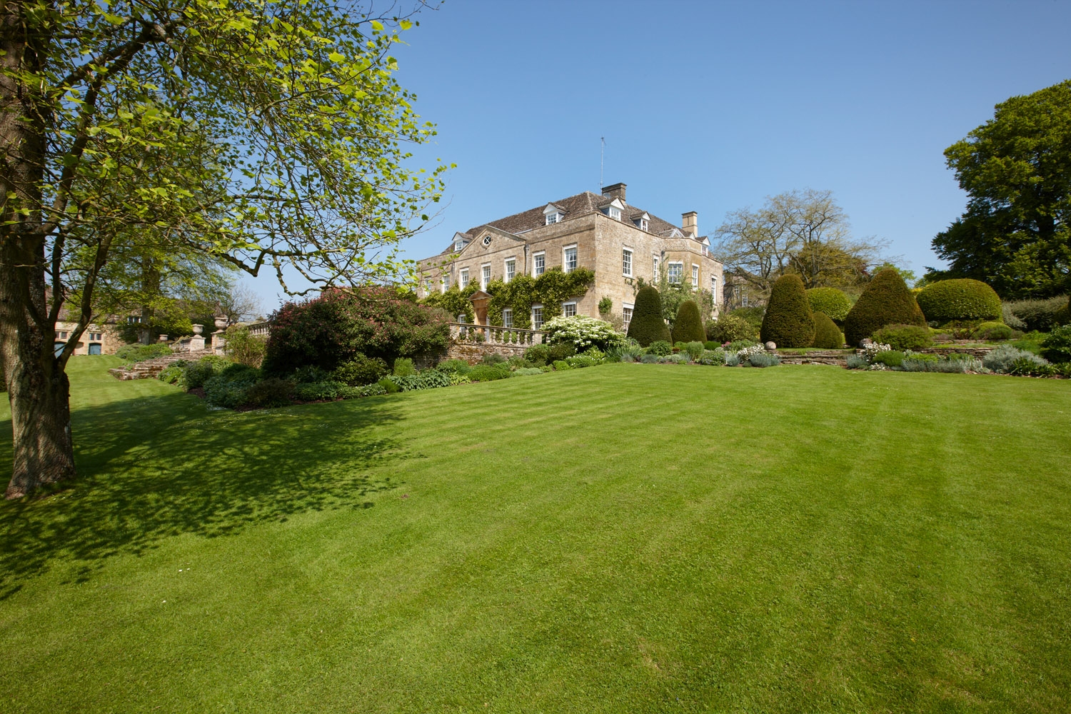 Grounds of Cornwell Manor, Cotswolds