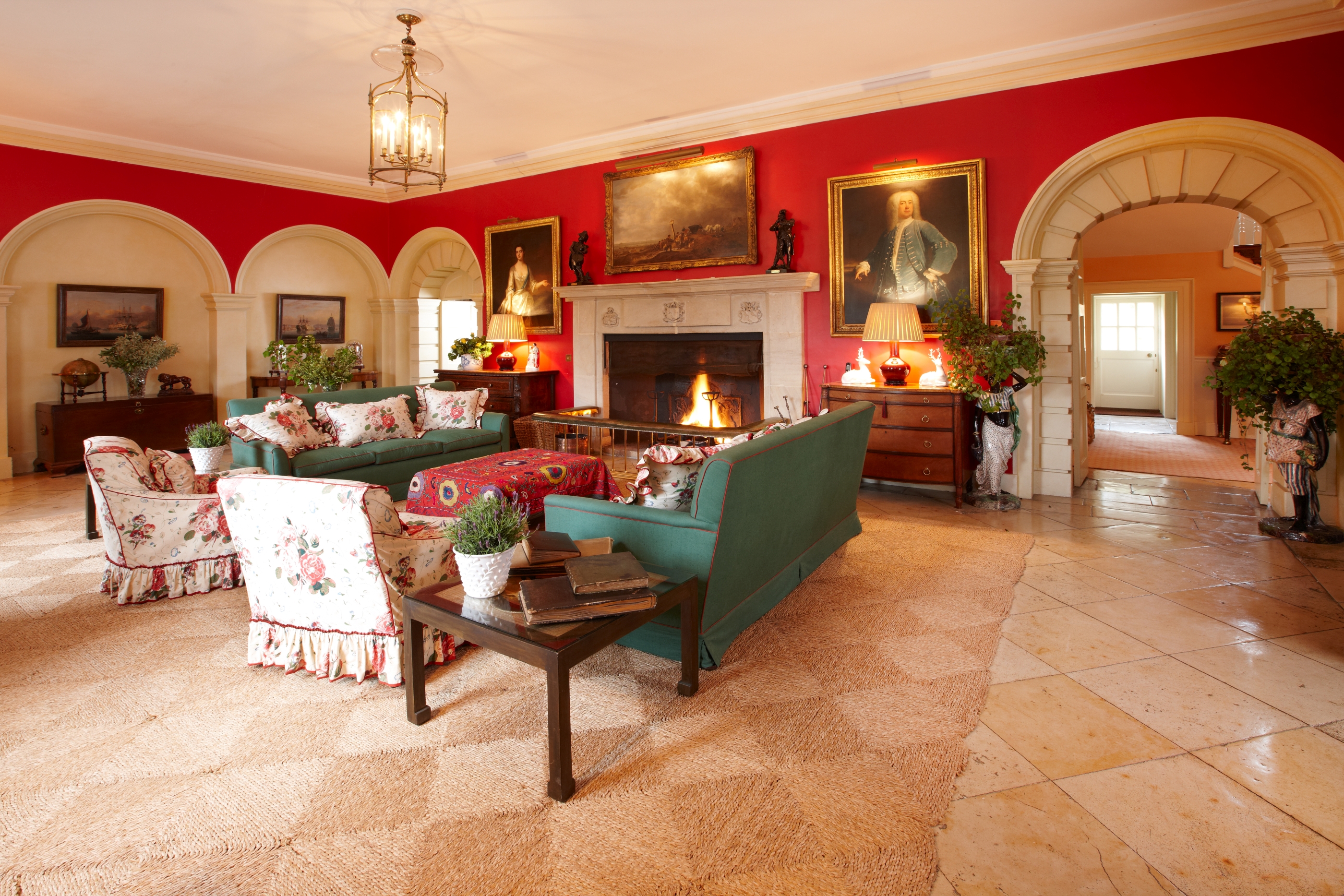 Living room with fireplace in Cornwell Manor, Cotswolds