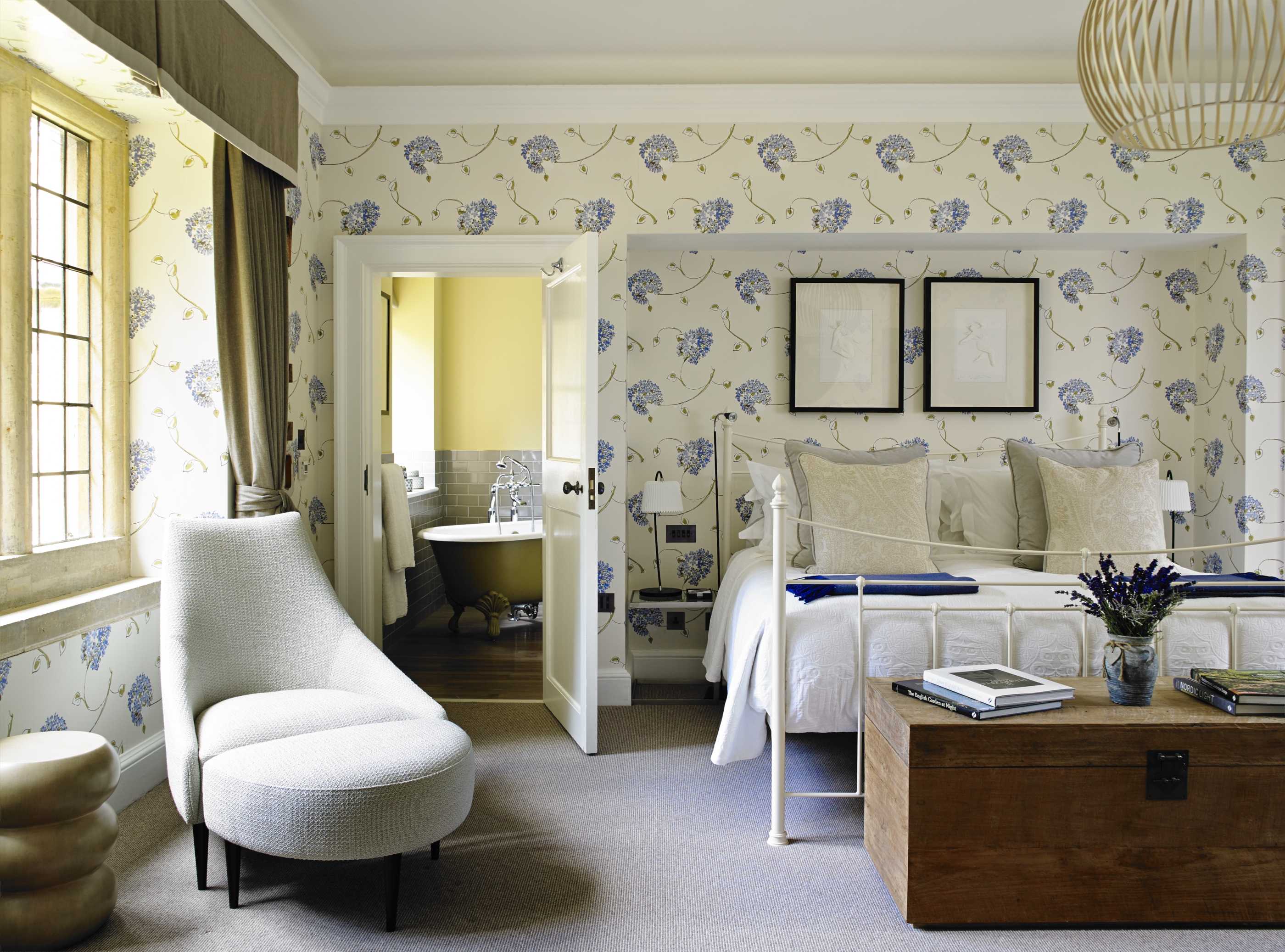 Double bedroom in Foxhill Manor, Cotswolds