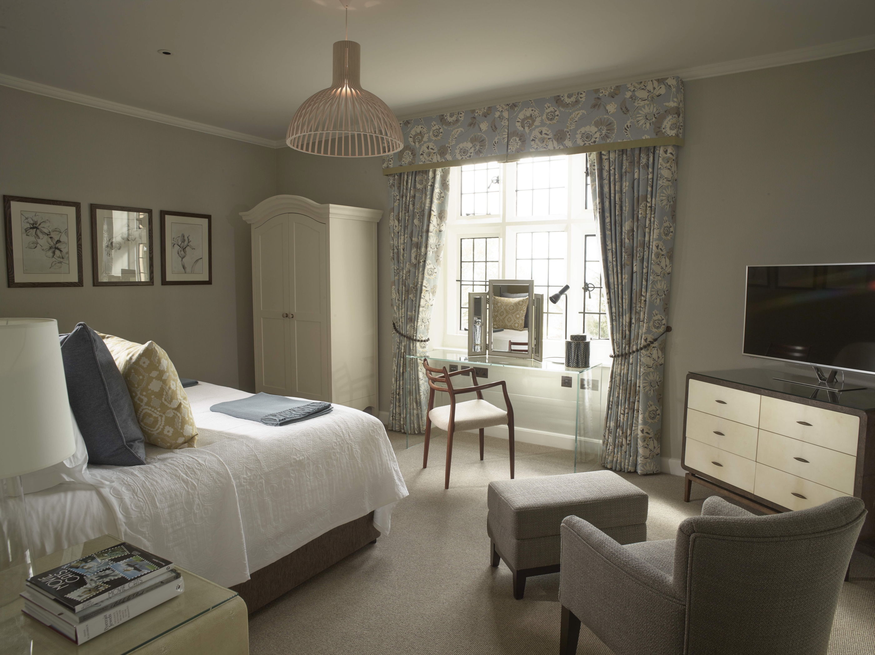 Double bedroom in Foxhill Manor, Cotswolds