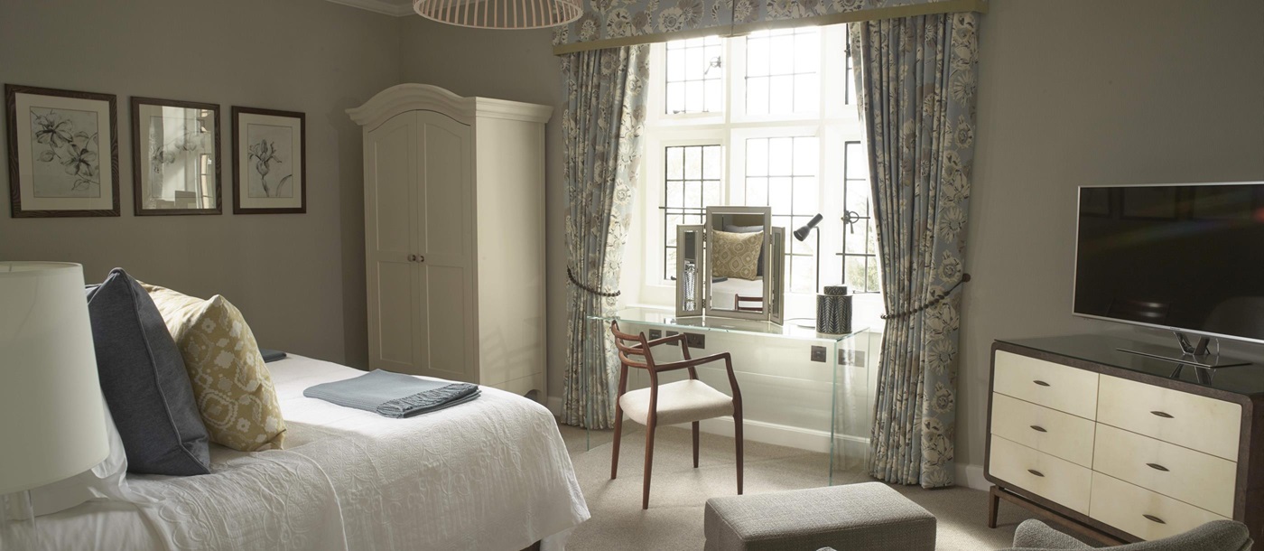 Double bedroom in Foxhill Manor, Cotswolds