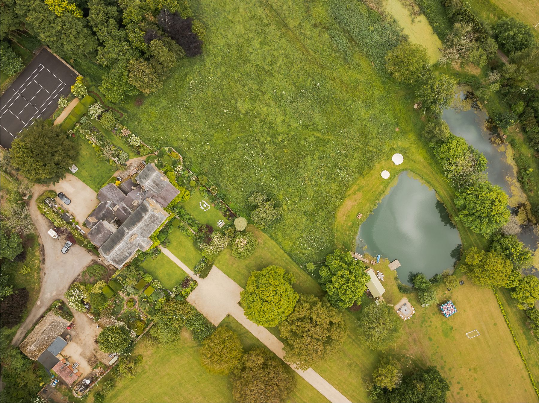 Aerial shot of Ivy Manor in the Cotswolds