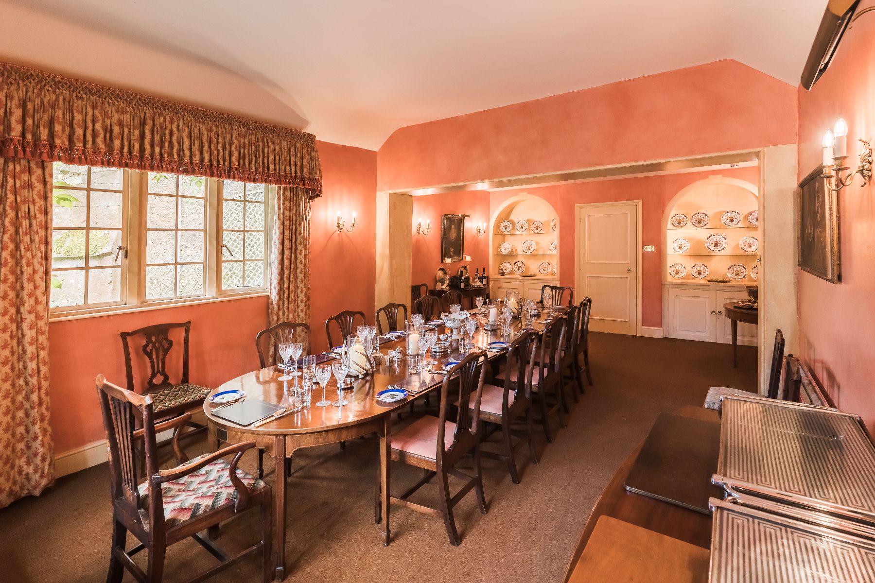 Dining room at Ivy Manor in the Cotswolds