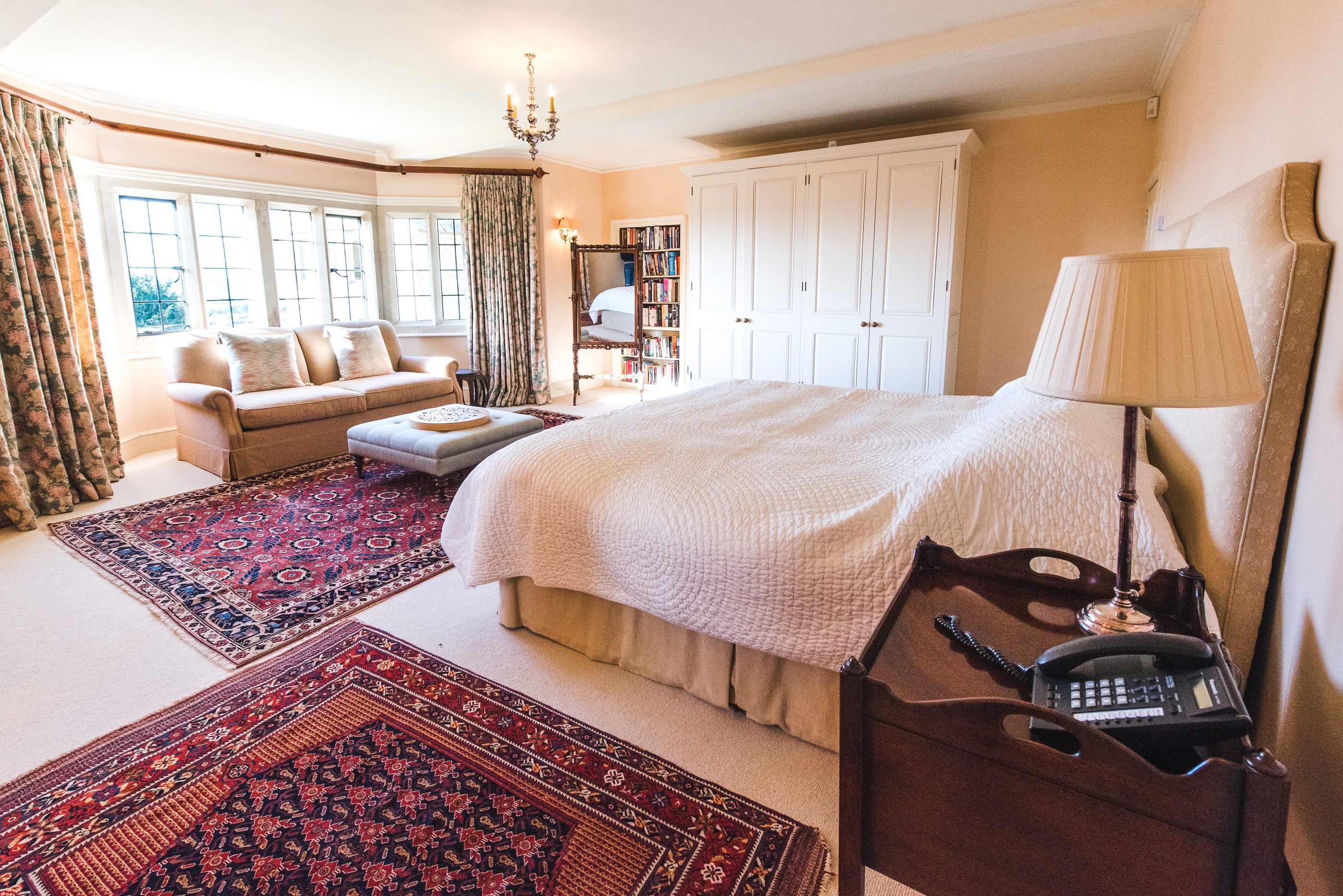 Doubloe bedroom in Manor in the Rissingtons, Cotswolds