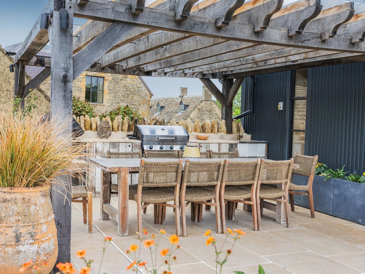 Outdoor dining at Oddington Farm in the Cotswolds, United Kingdom