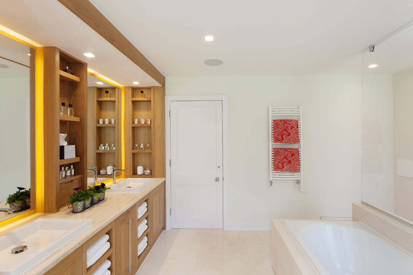 Master bathroom at Woodstock Lodge