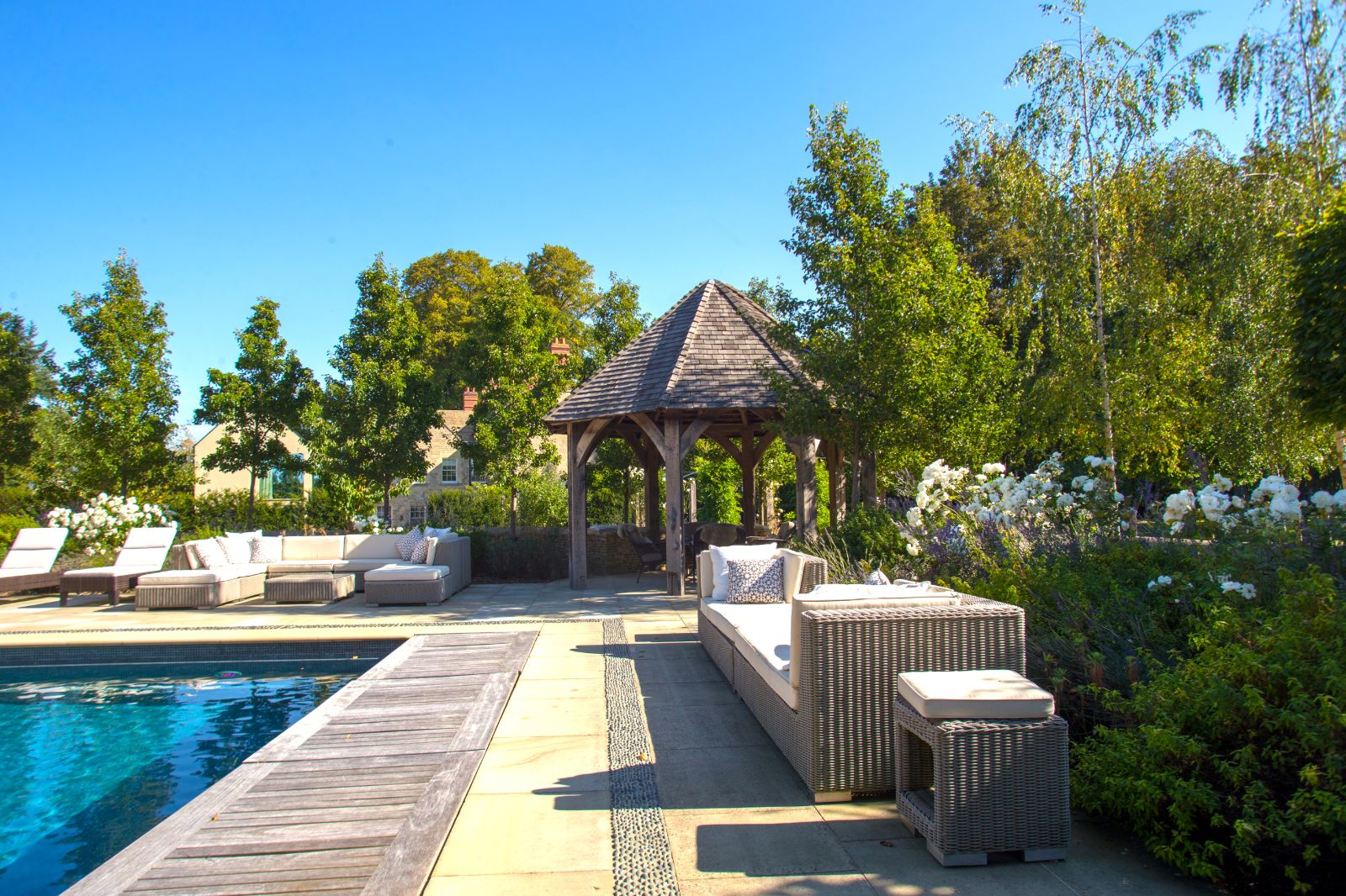 Gazebo and pool area at Woodstock Lodge