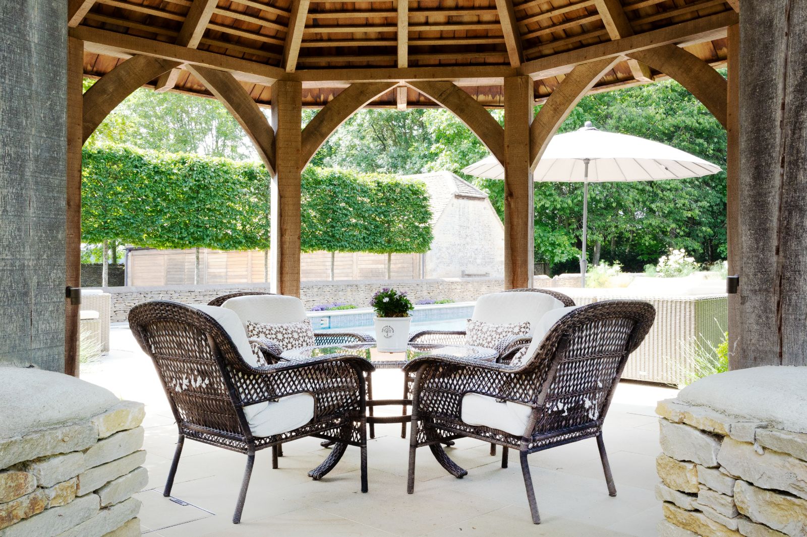 Gazebo with seating at Woodstock Lodge