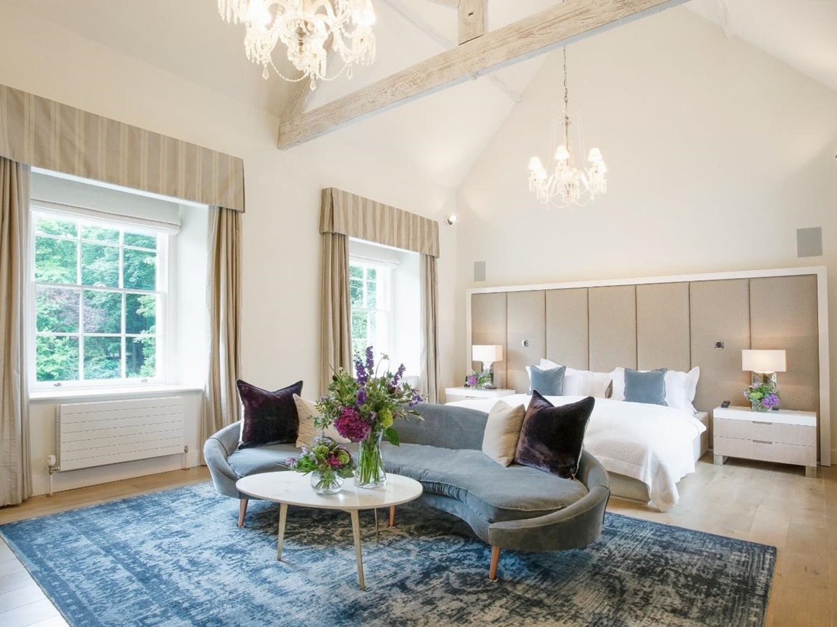 Master bedroom at at Woodstock Lodge