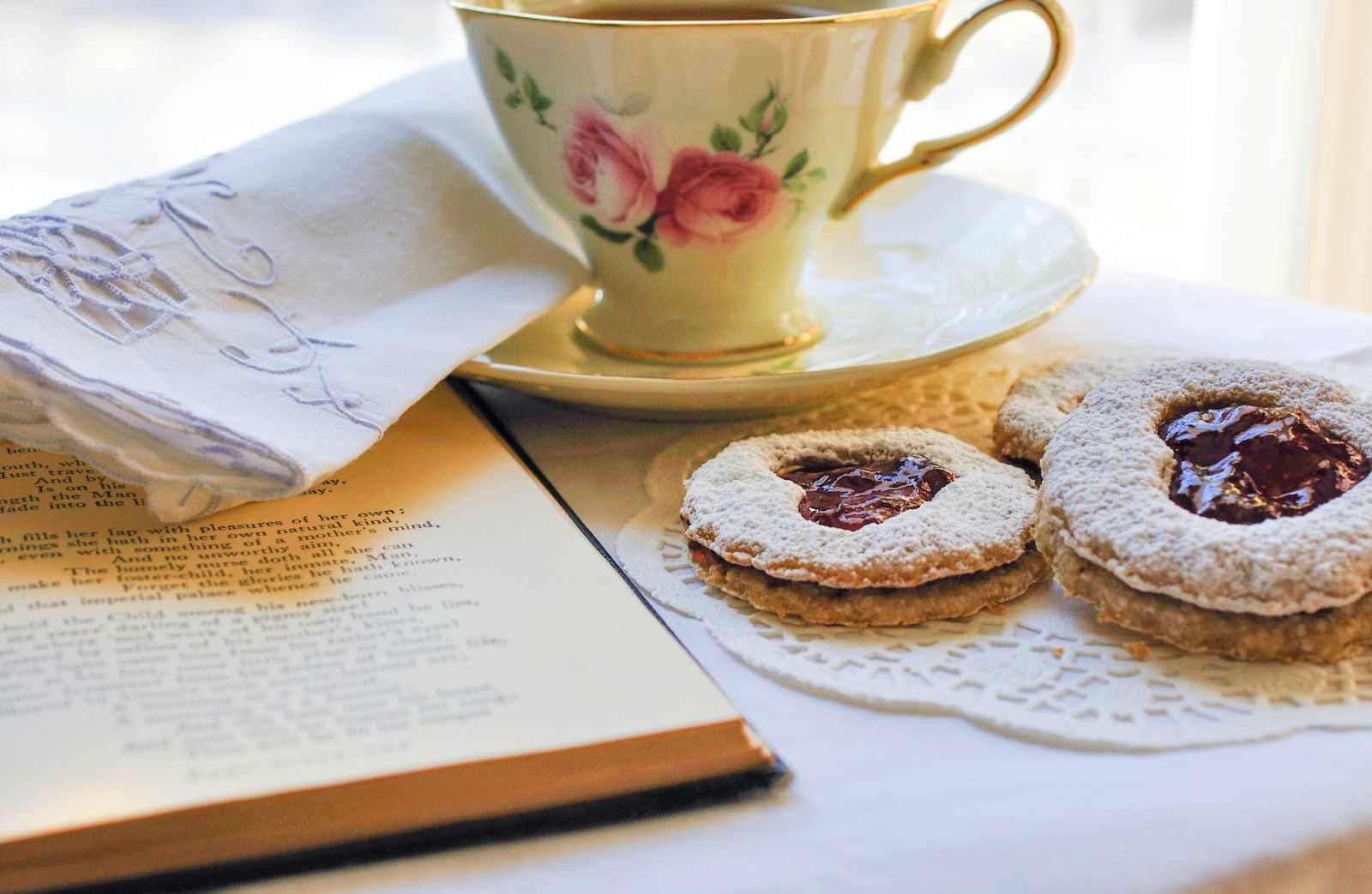 Tea and books of Great Britain