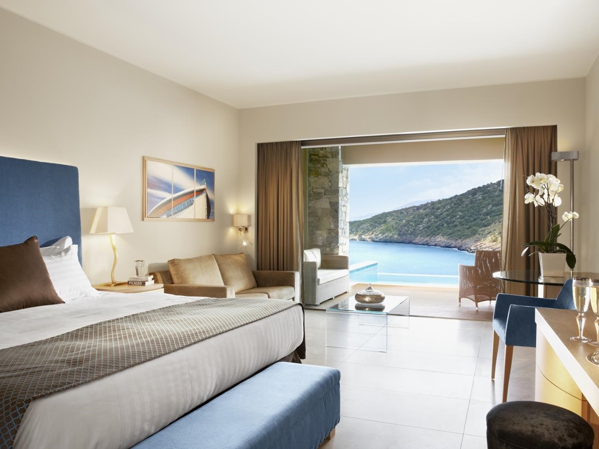 Deluxe Room with private pool and sea view at luxury resort Daios Cove in Greece