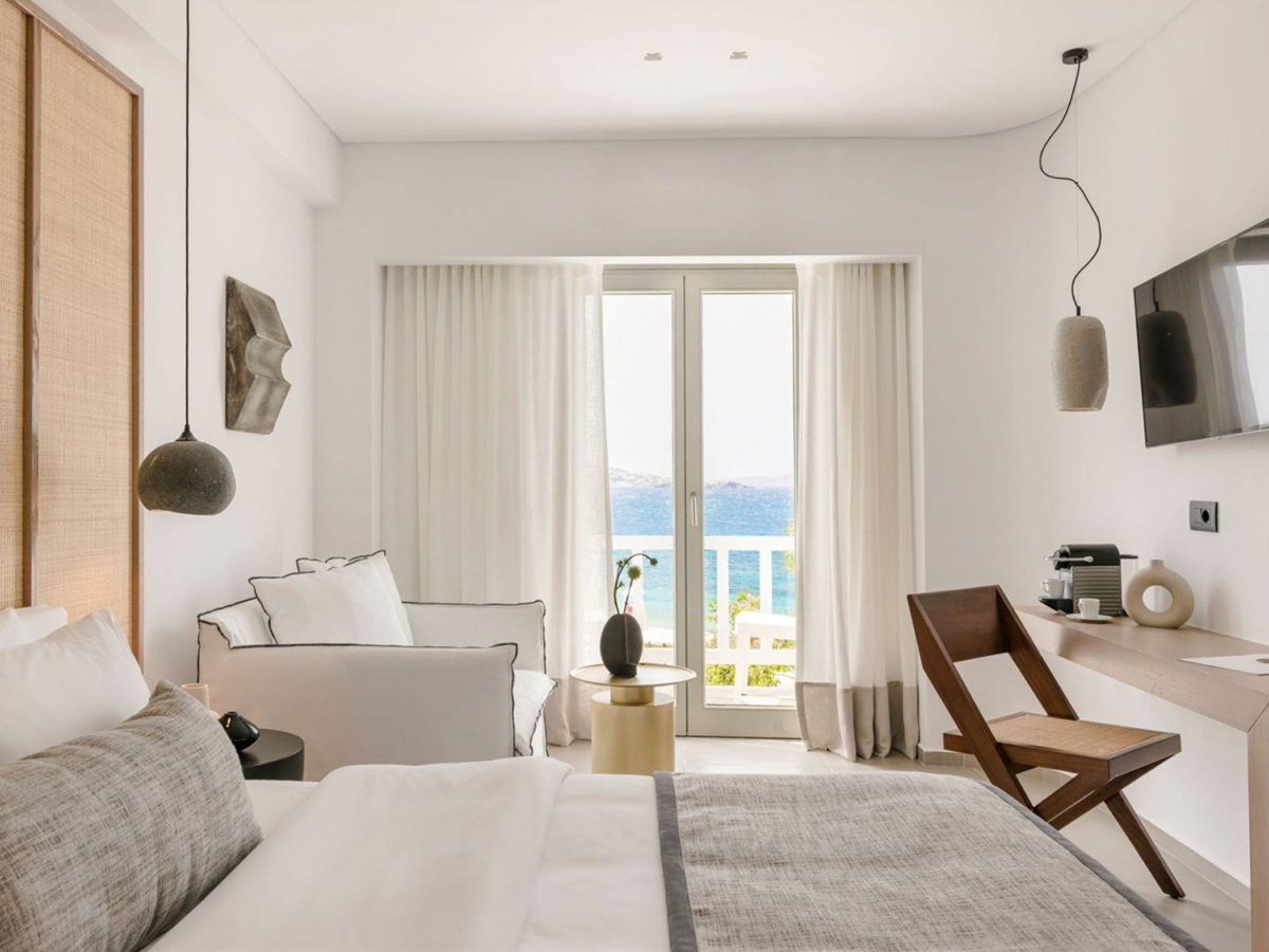 Guest suite bedroom at Grace Mykonos