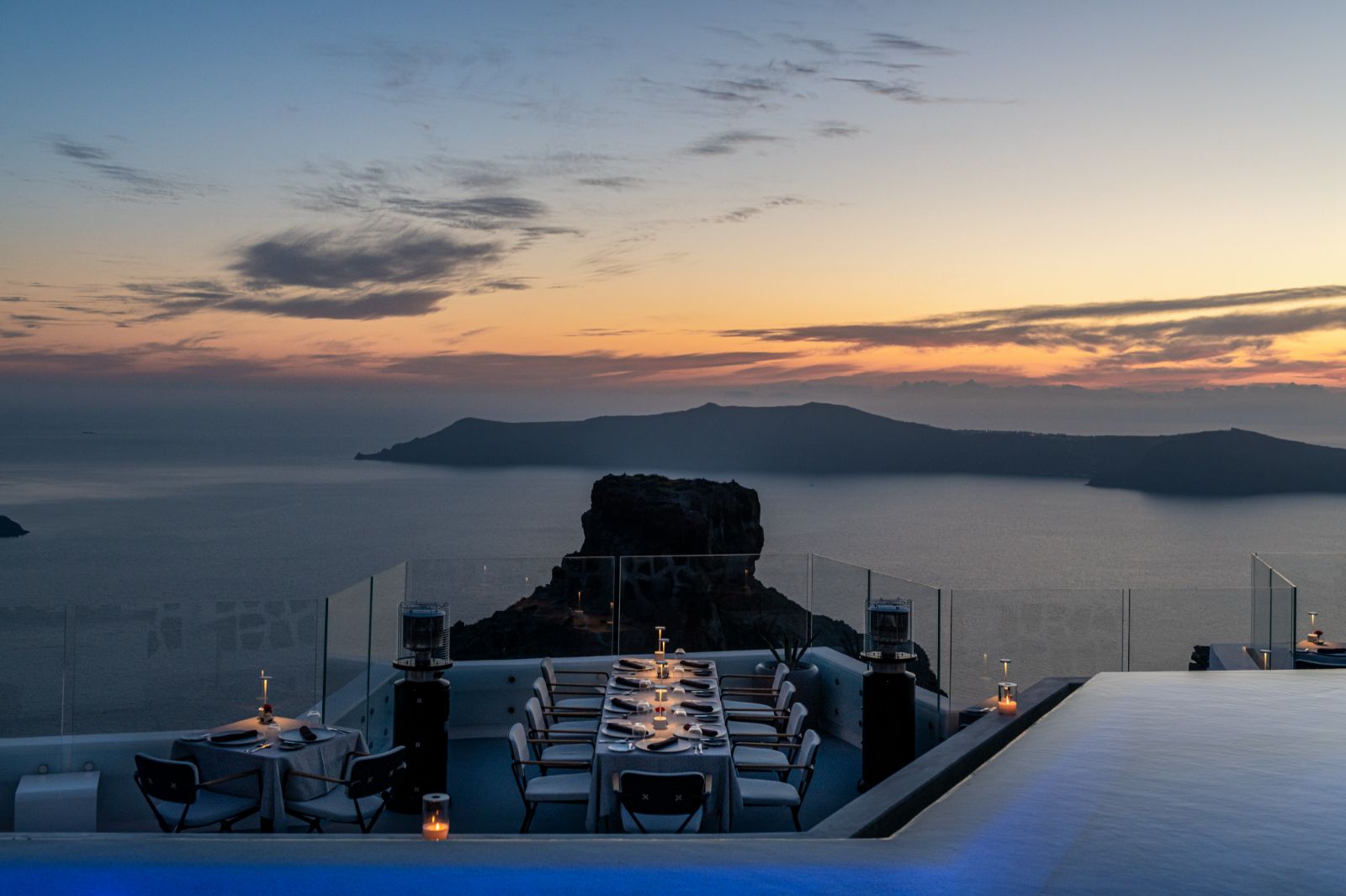 Evening dining table at Grace Santorini
