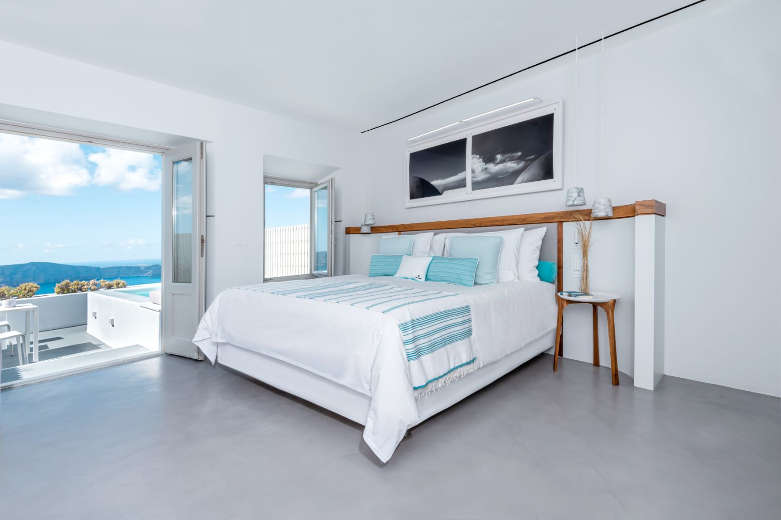Guest bedroom at Grace Santorini