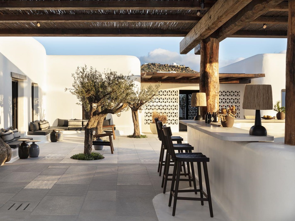 The bar at Kalesma Mykonos
