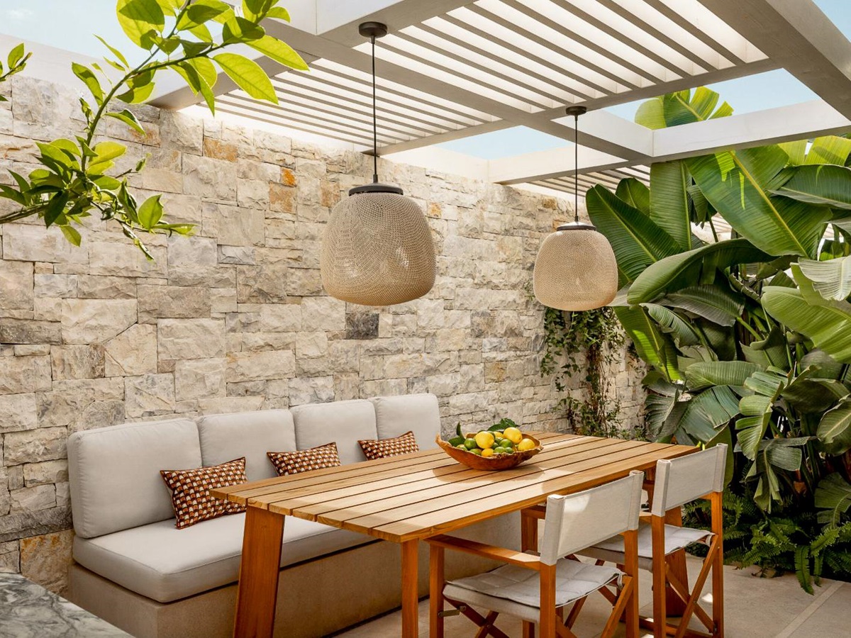Villa garden dining table at One&Only Aesthesis in Athens