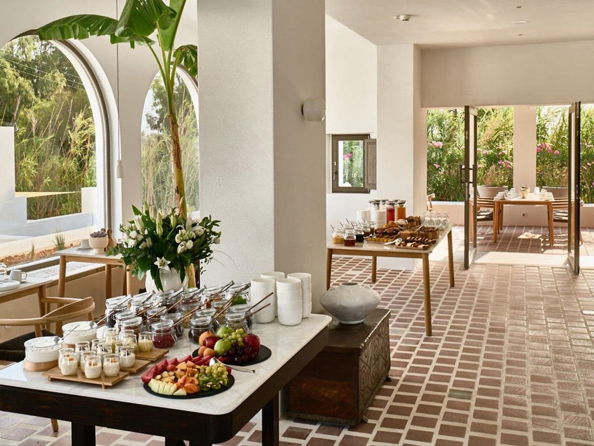 Courtyard restaurant at the Parilio Hotel Paros