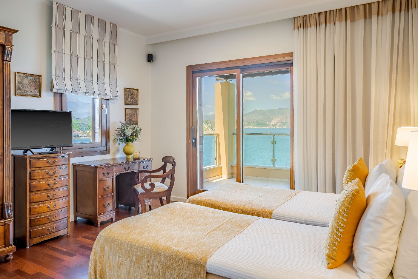 Twin bedroom at Villa Anemos