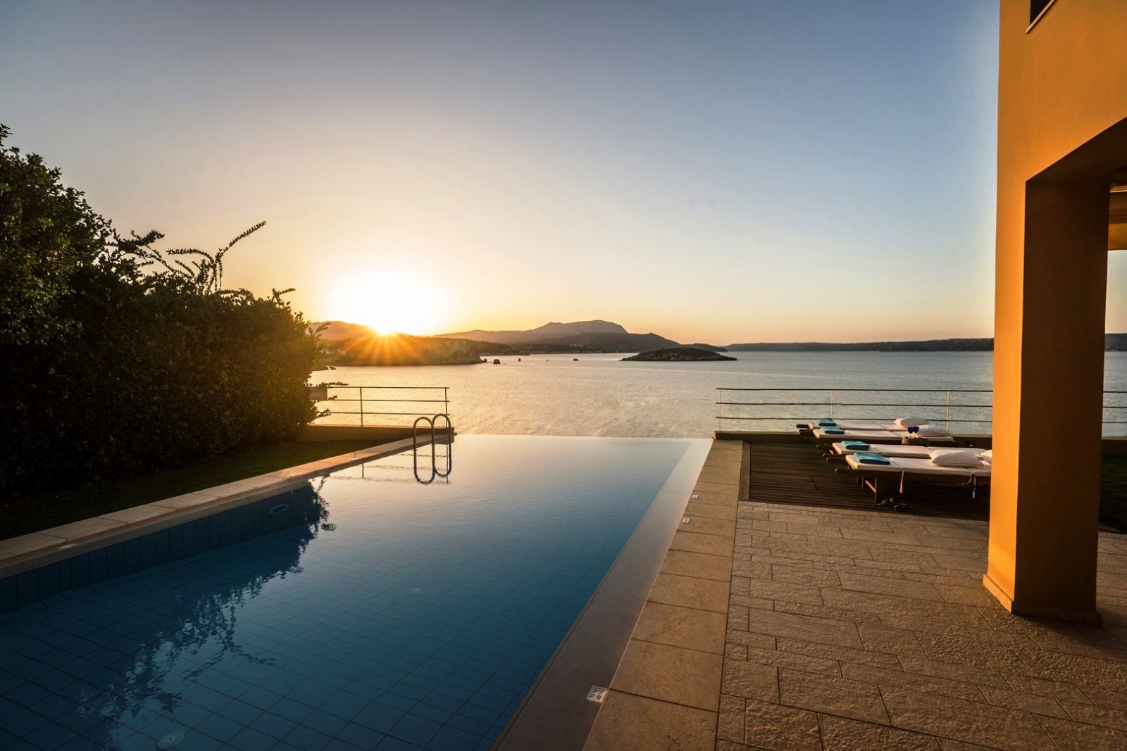 Swimming pool overlooking sea at villa anemos in crete