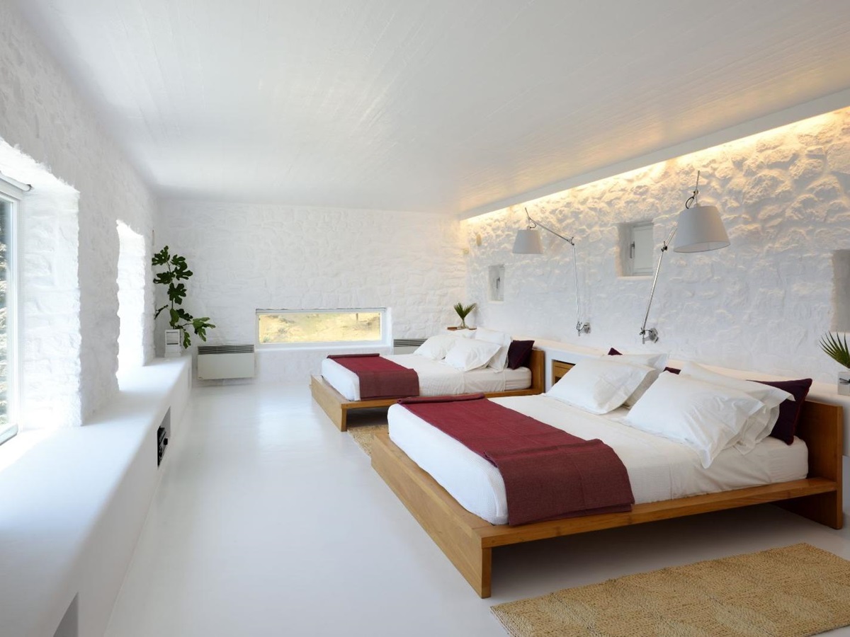 Twin bedroom in villa Apollonia