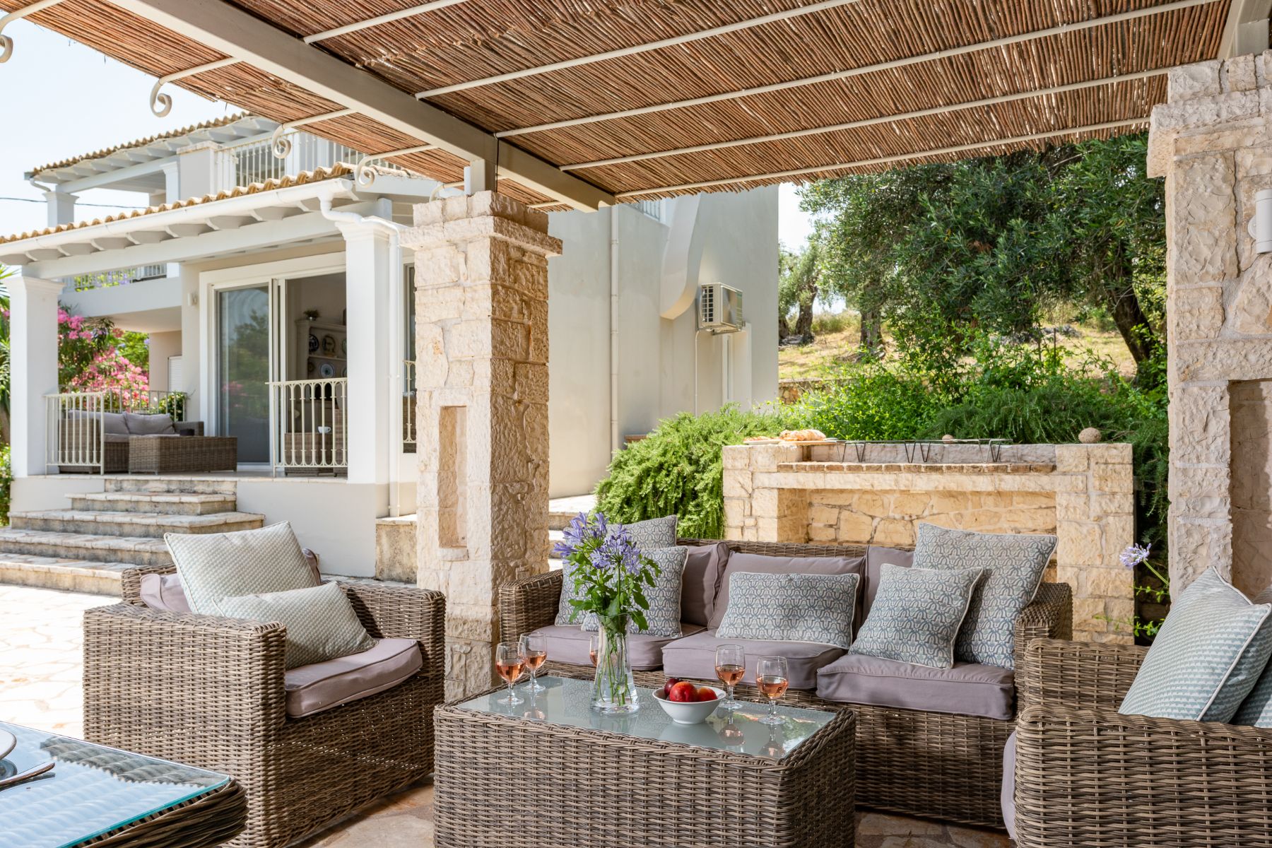 Outdoor seating at Eremitis, Corfu