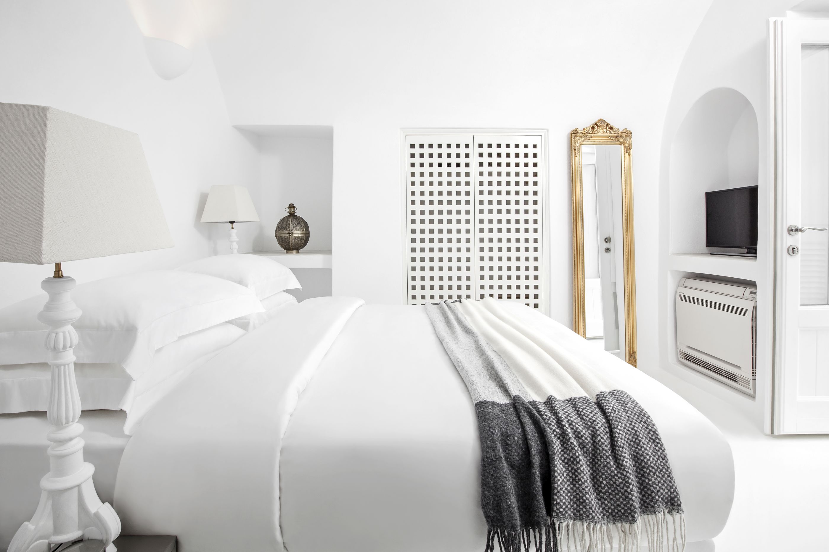 White double bedroom in Erossea, Greece