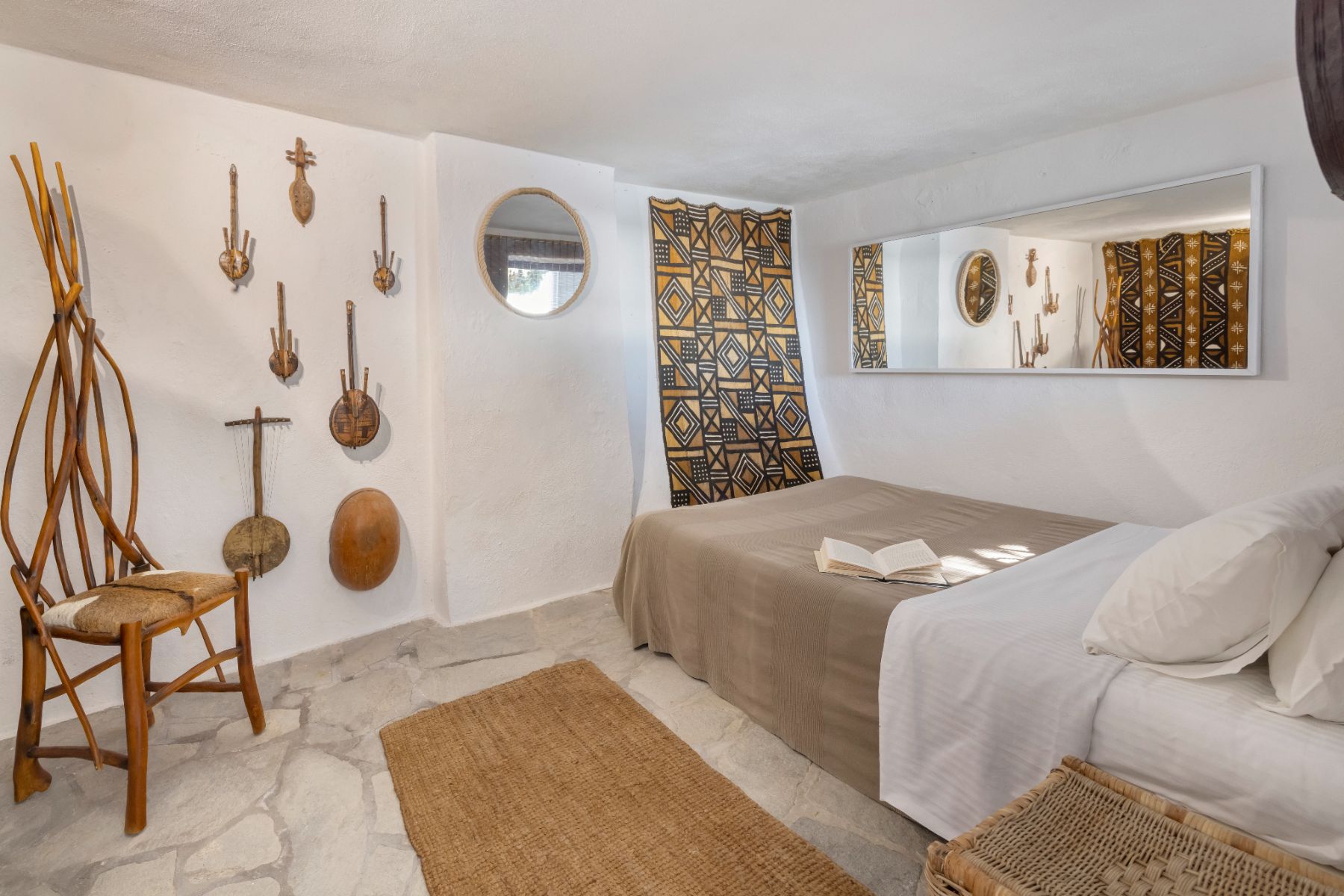 Double bedroom at Exambella, Sifnos