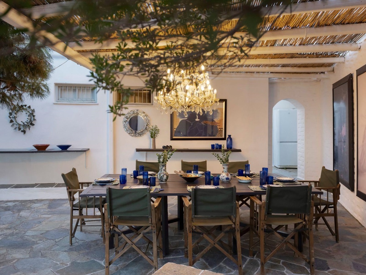 Outdoor dining at Exambella, Sifnos