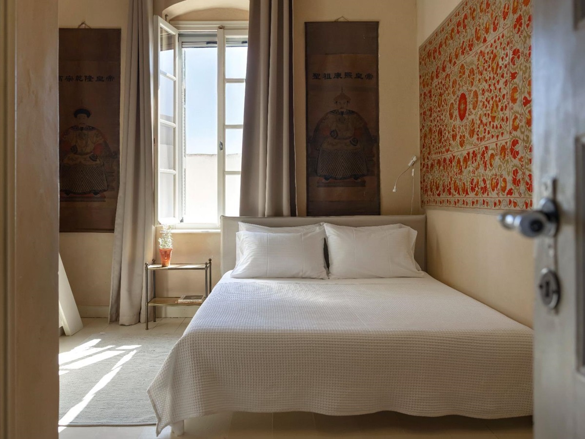 Double bedroom at Exambella, Sifnos