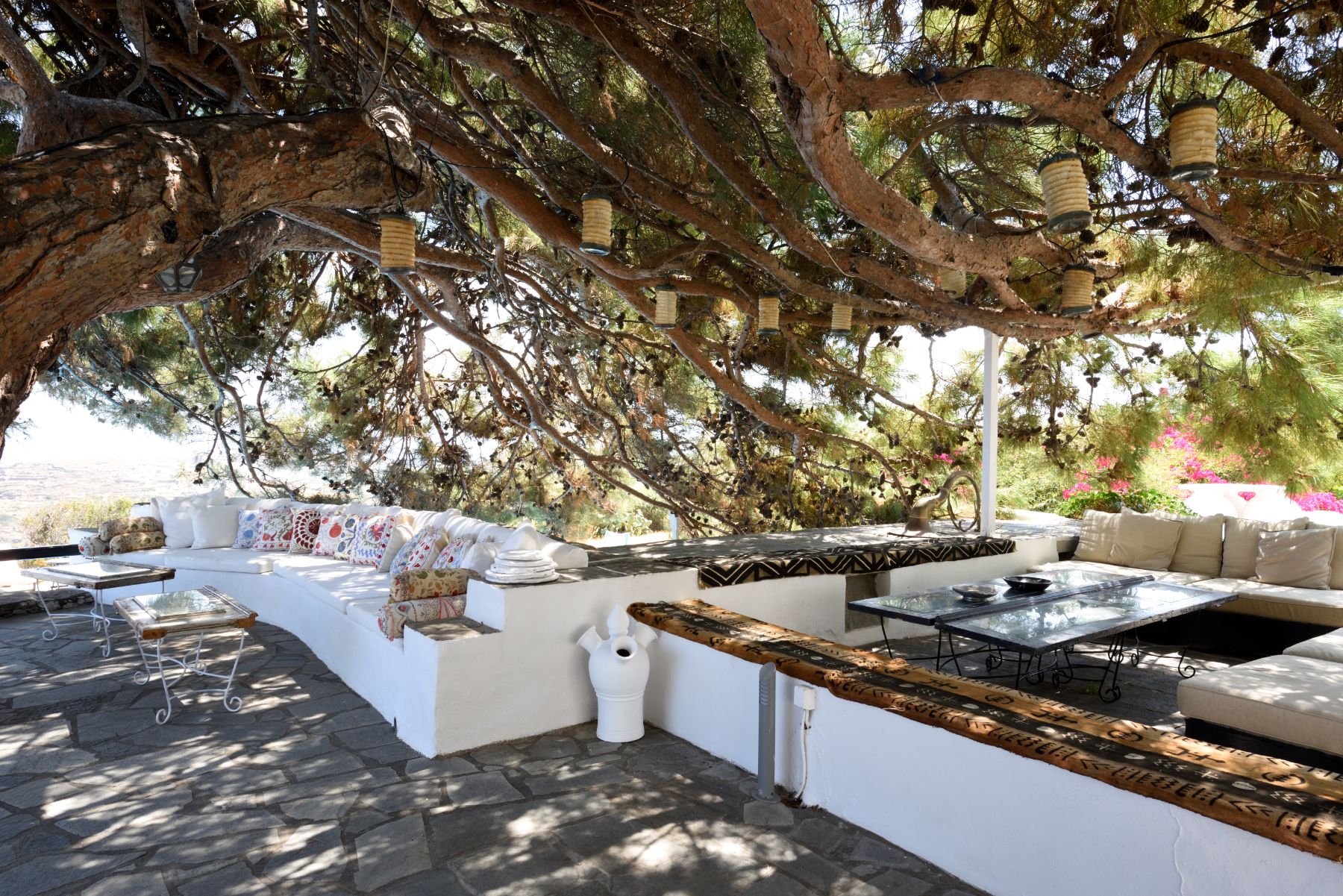 Terrace with seating at Exambella, Sifnos