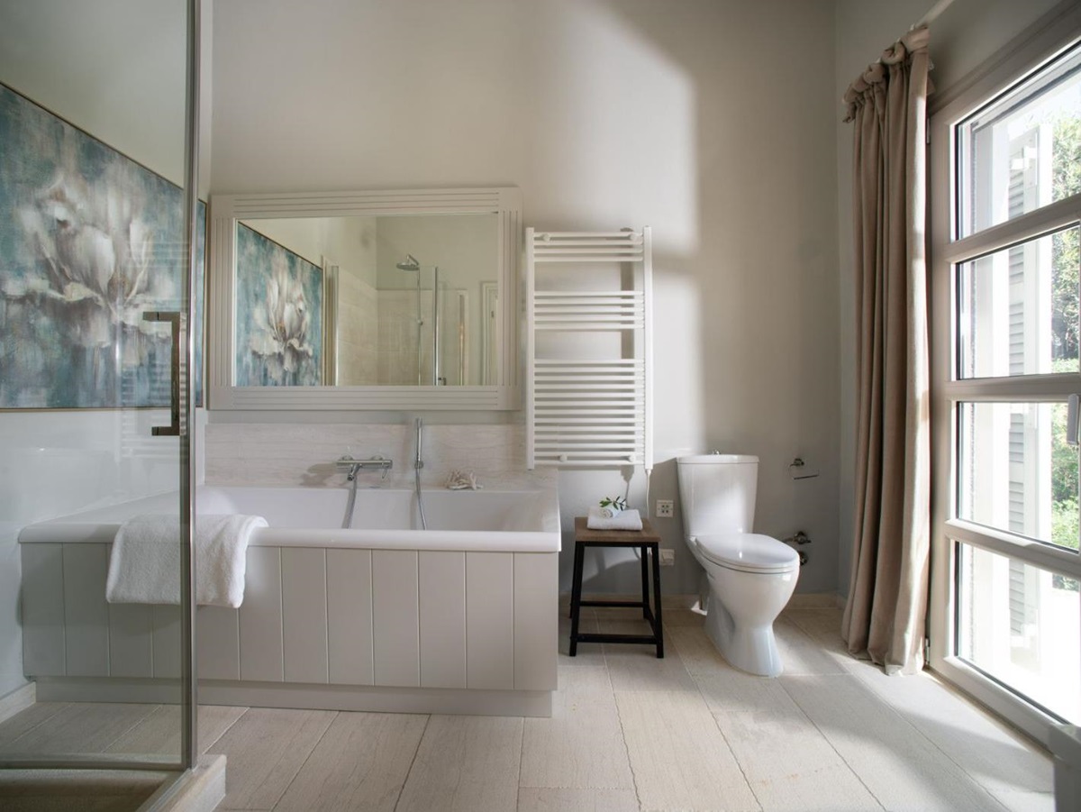 Bathroom 1 at Kalamaki Bay in Corfu