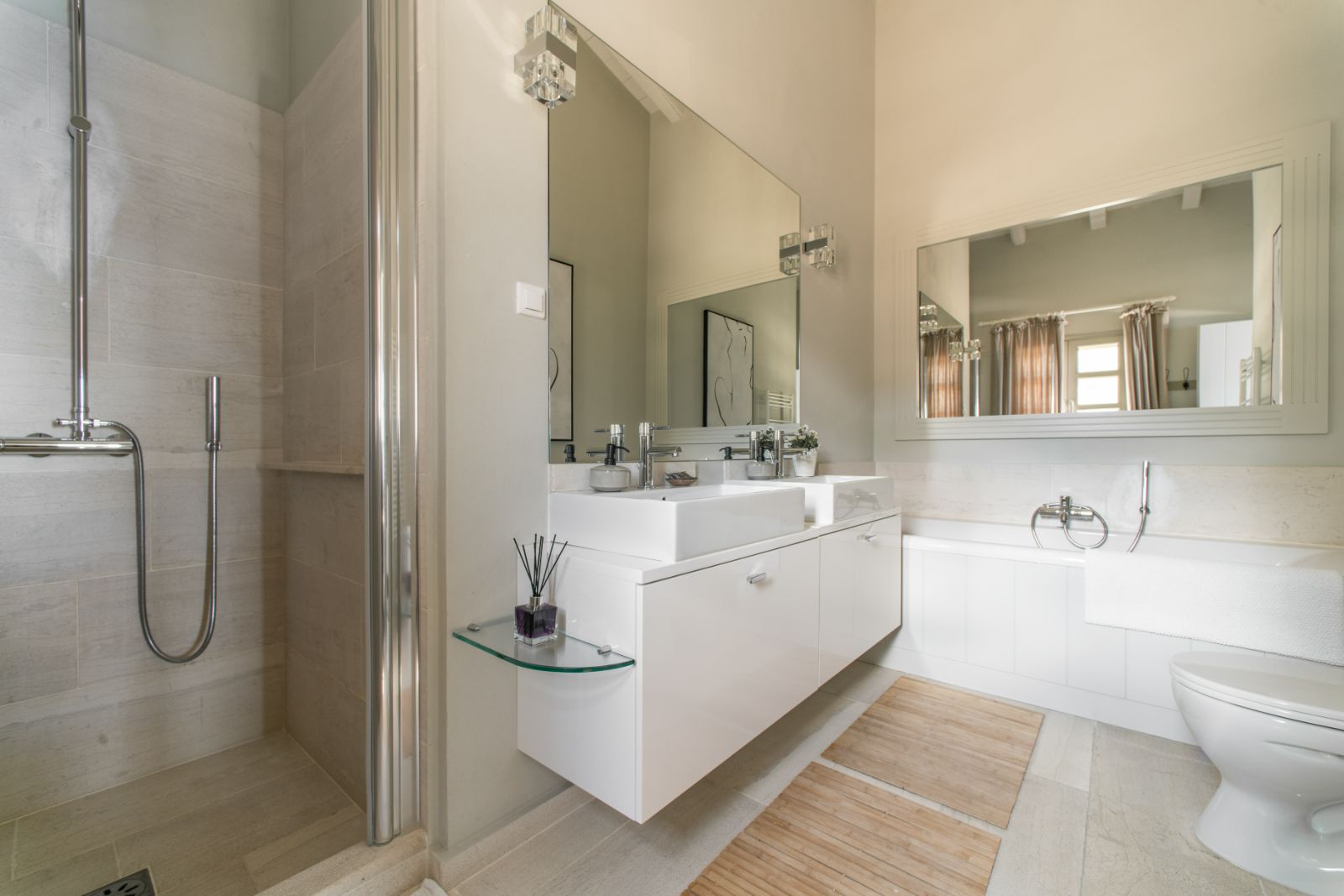 Bathroom 2 at Kalamaki Bay in Corfu