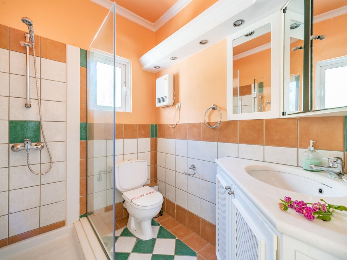 Bathroom at Kouloura Beach House in Corfu