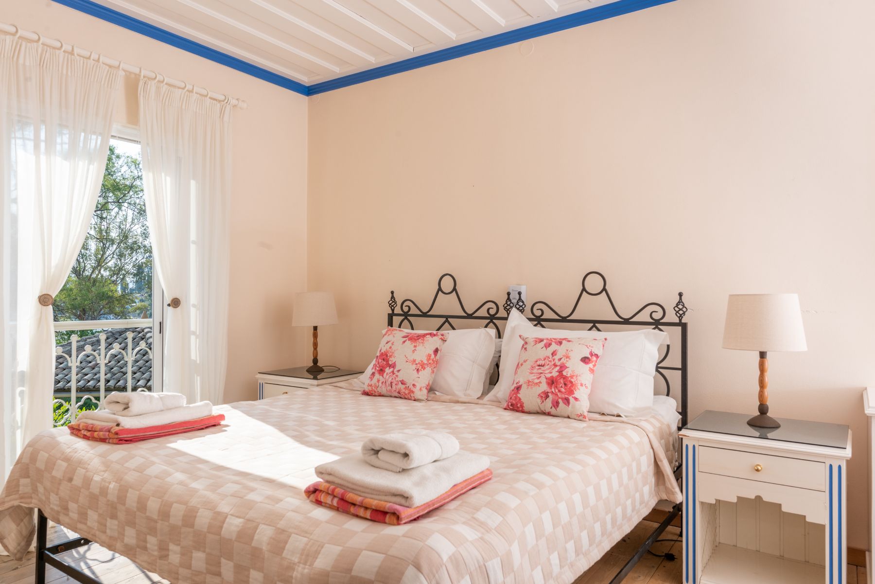 Double bedroom at Kouloura Beach House in Corfu