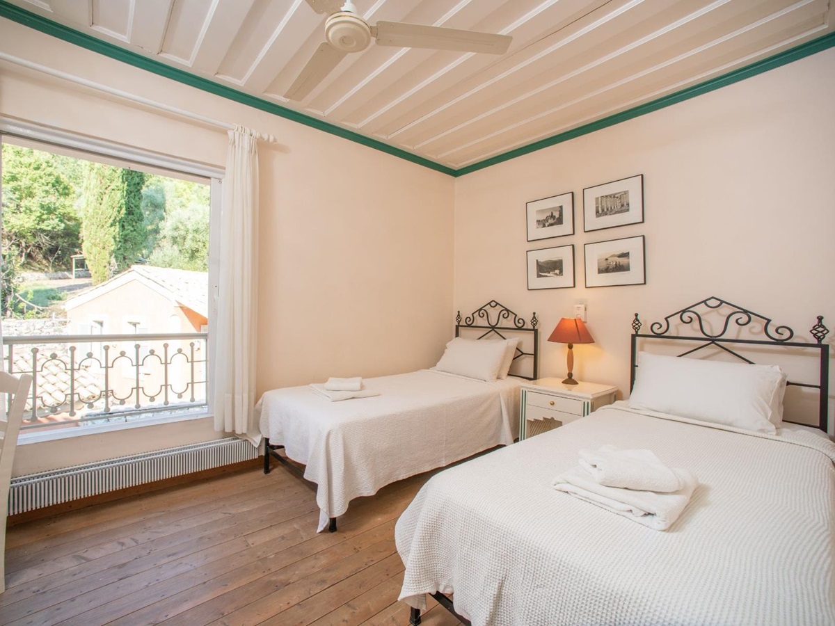 Twin bedroom at Kouloura Beach House in Corfu