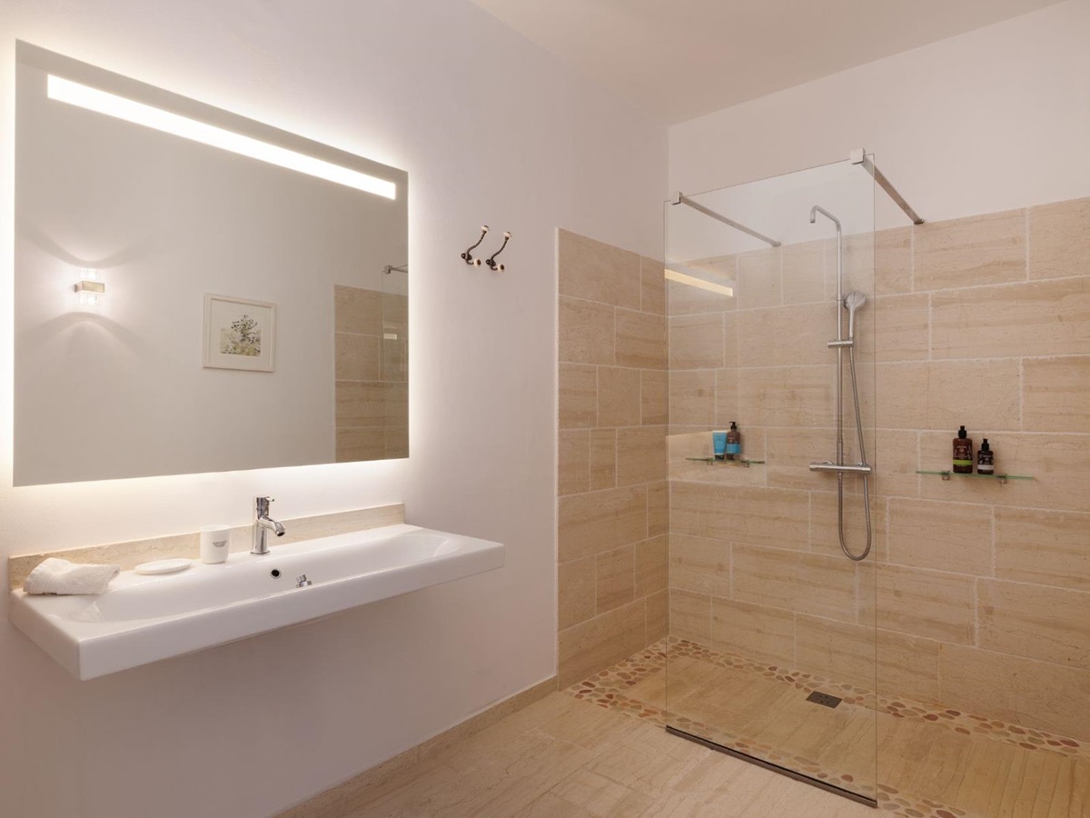 Bathroom with shower at Thinali, Corfu