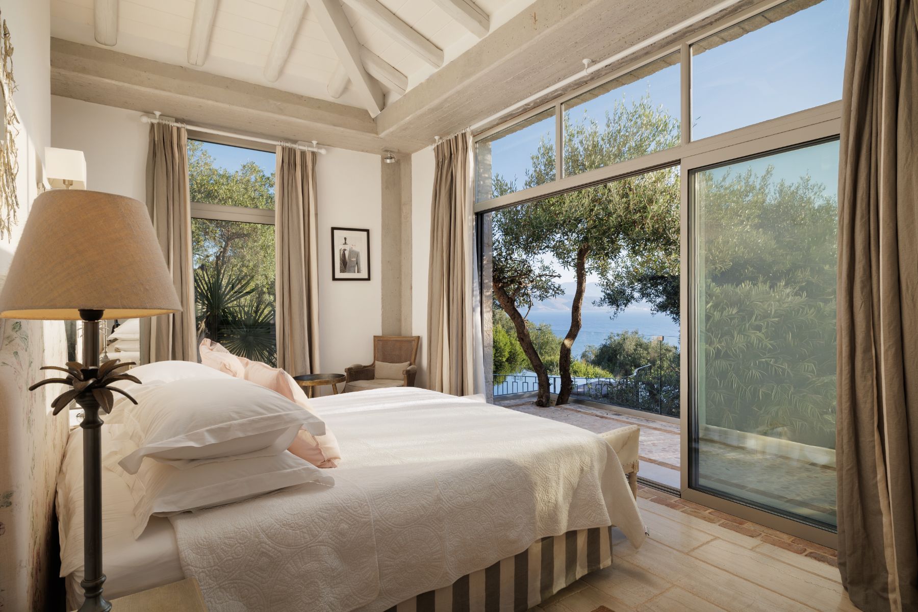 Double bedroom with sea view at Thinali, Corfu