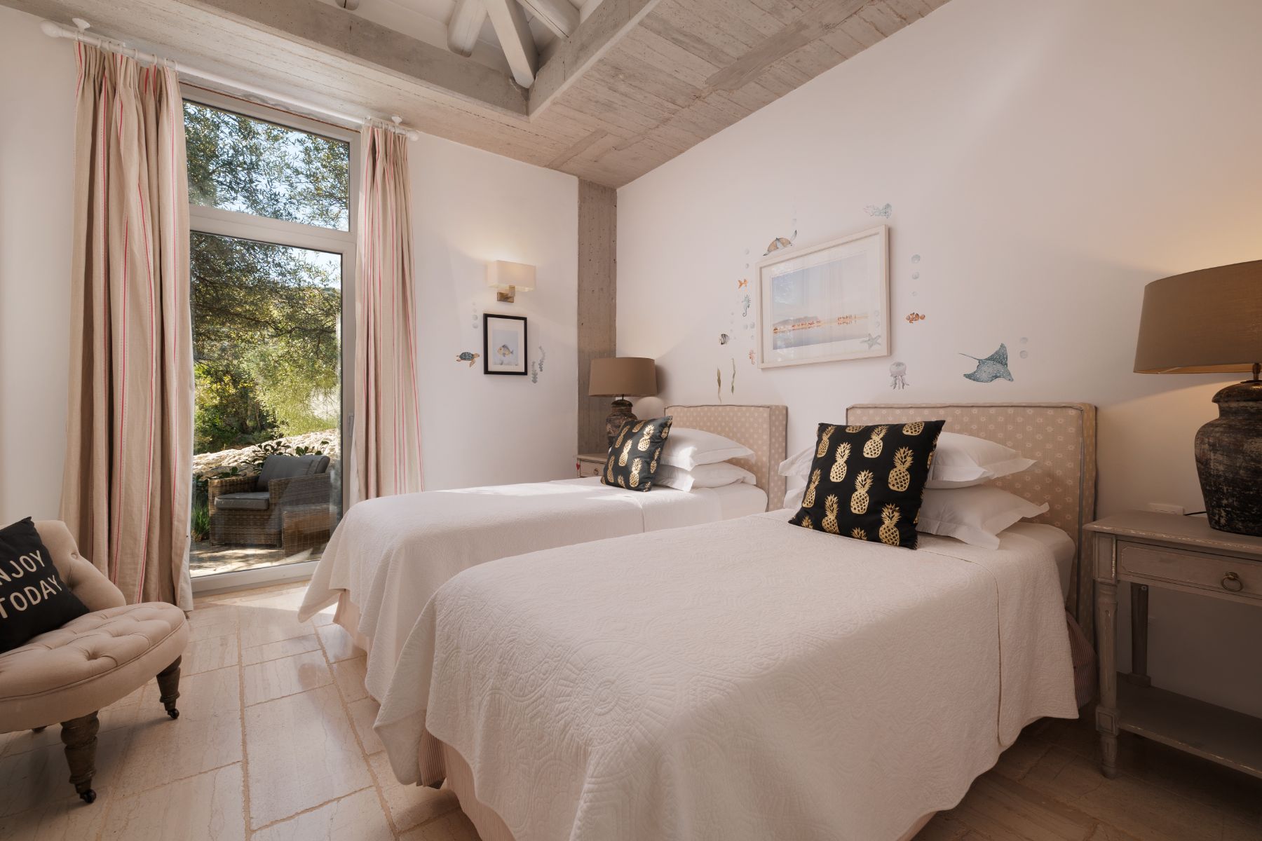 Twin bedroom at Thinali, Corfu