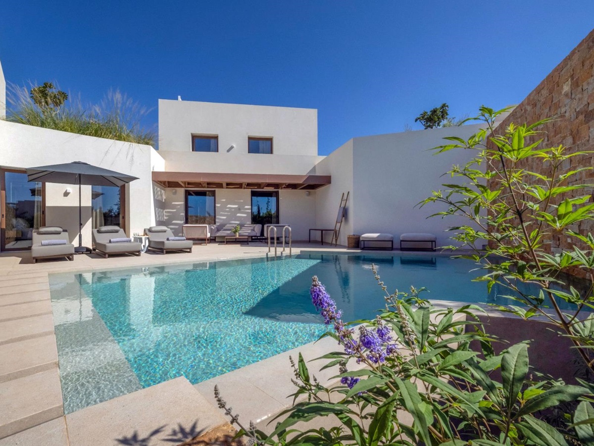 Pool and terrace at Villa Amara, Paros