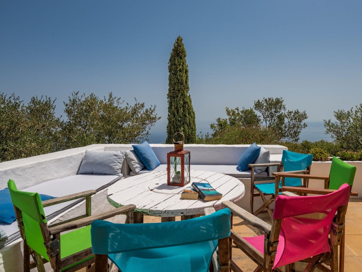 Outdoor terrace with seating at Villa Ariane