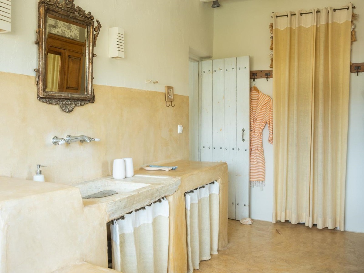 Bathroom at Villa Asteria, Paros