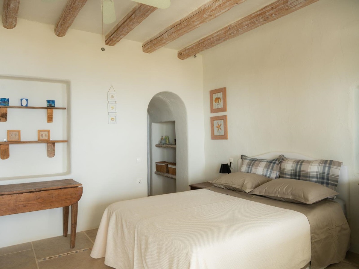 Double bedroom at Villa Asteria, Paros