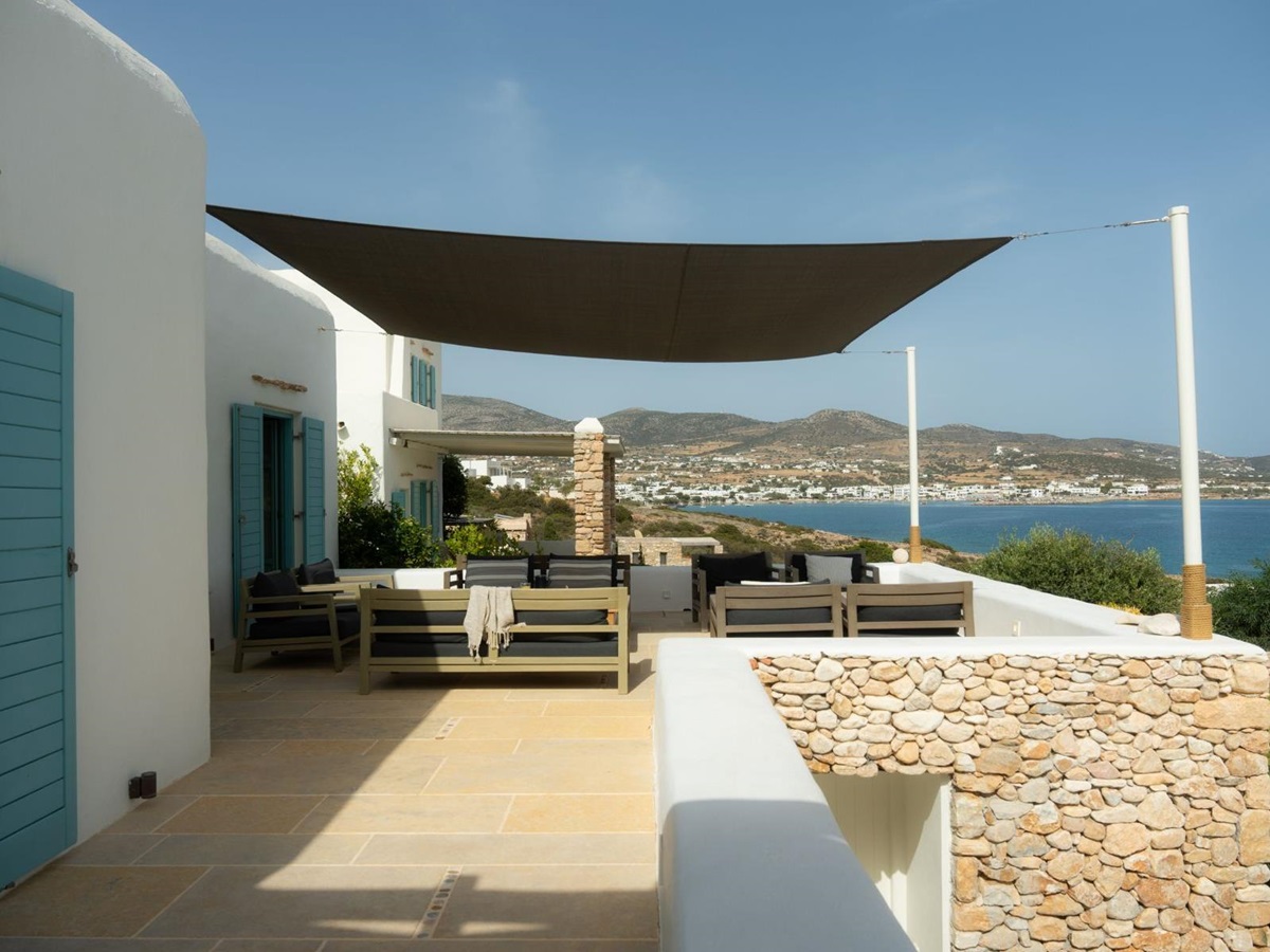 Terrace with seating at Villa Asteria, Paros