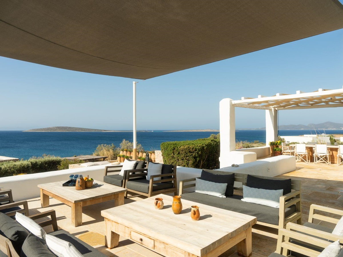 Terrace with seating at Villa Asteria, Paros