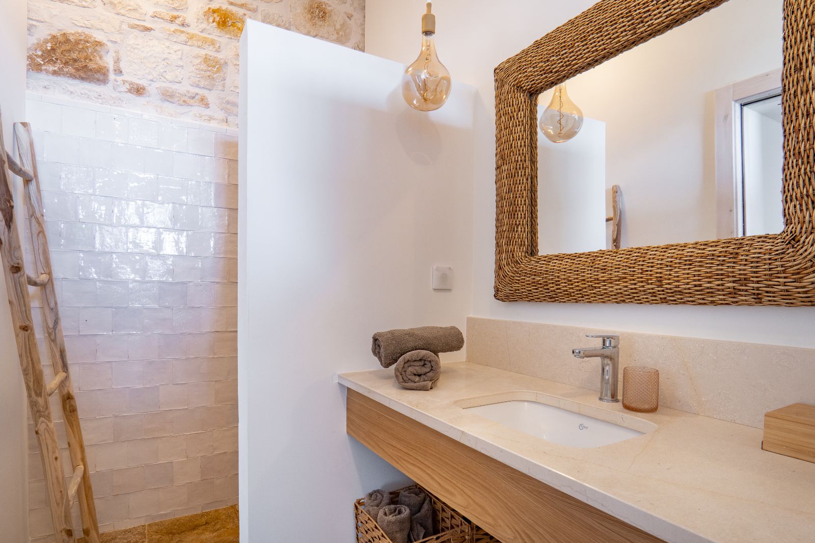 Bathroom 1 at Villa Edina in Corfu