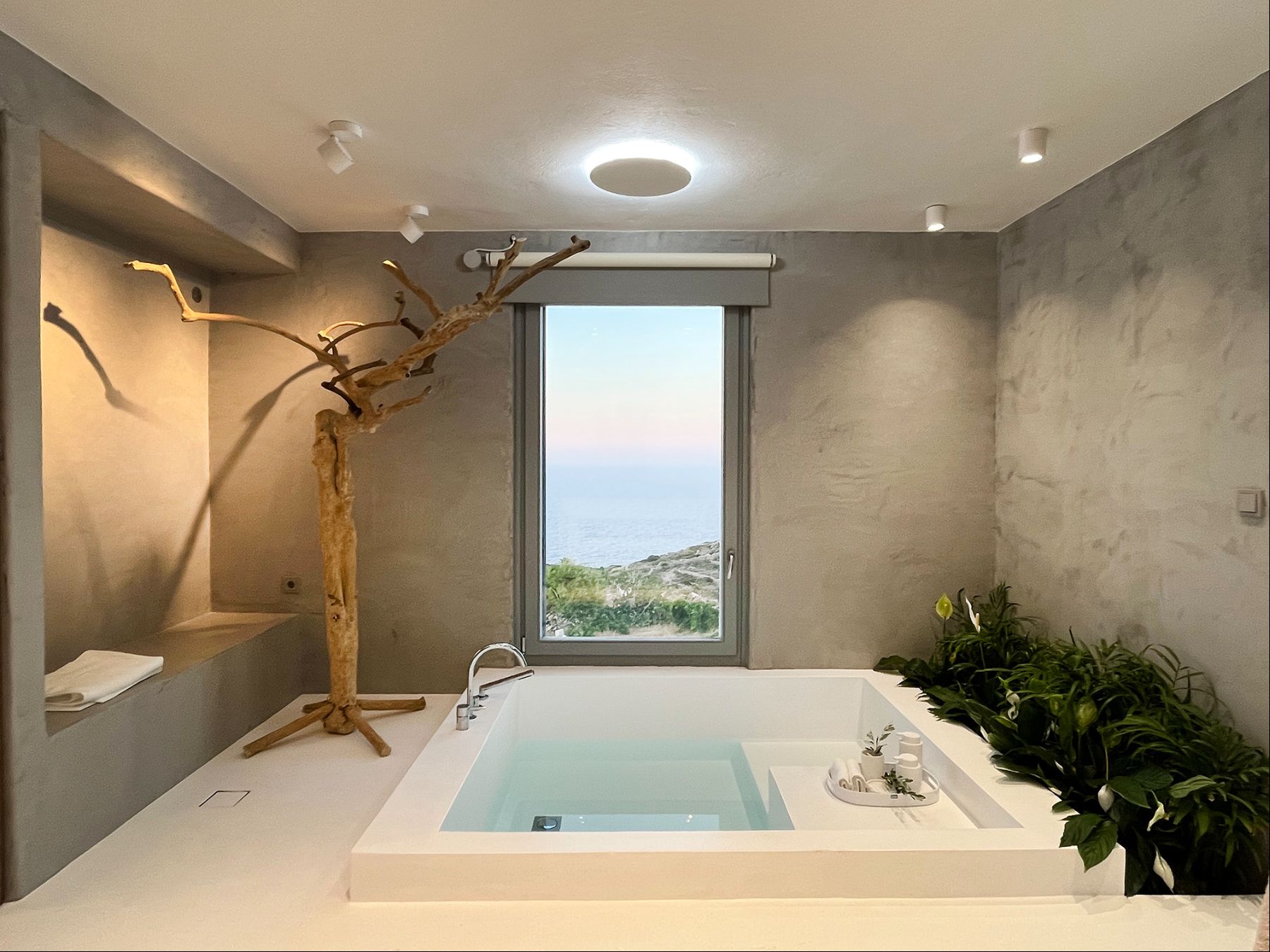 Bathroom at Villa Eleonas in Sifnos