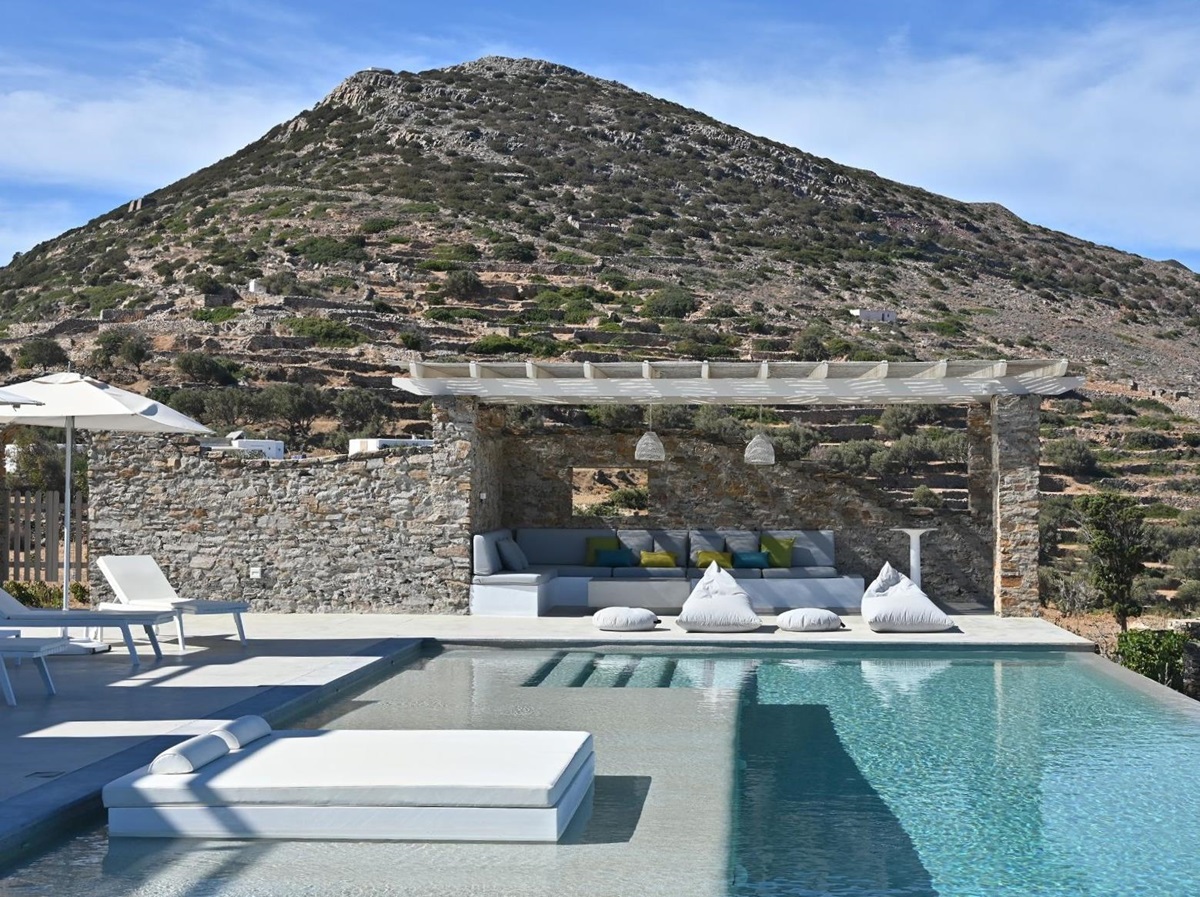 Swimming at Villa Eleonas in Sifnos